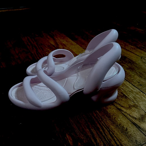 Pastel Pink unisex sandals in perfect condition - Picture 2 of 2